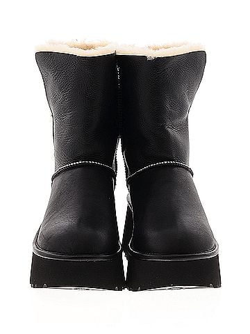 Ugg Ugg Boots (view 2)