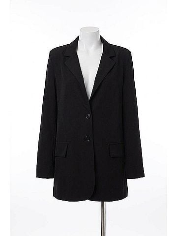 Goldie London Oversized Single-Breasted Twill Crepe Blazer in Black (view 1)