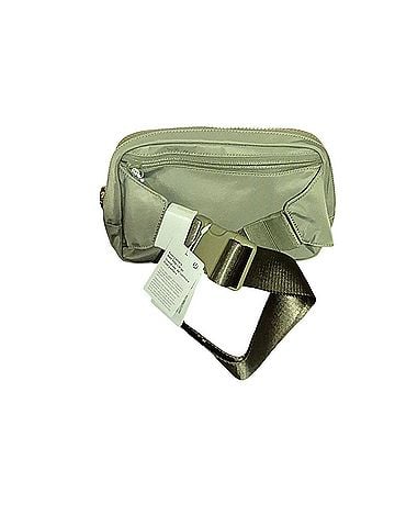 Lululemon Athletica Everywhere Belt Bag Large 2L Crossbody Bag (view 2)