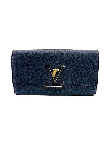 Louis Vuitton LOUIS VUITTON M63739 Portefeuille Capucines Marine Rouge Taurillon Navy Long Wallet for Women - A high-quality long wallet. (view 1)