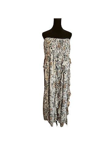 The Pyramid Collection Casual Dress (view 1)
