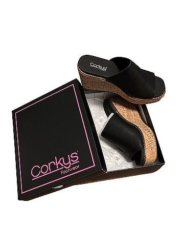 Corkys Wedges (view 1)