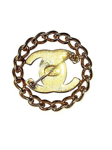 Chanel Chanel brooch, accessory, total weight 15.0g, gold plated. (view 2)