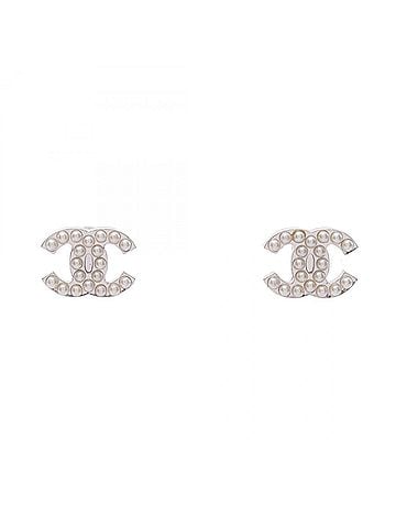 Chanel Chanel CHANEL 05V Coco Mark Earrings Jewelry Metal Faux Pearl Women's Silver/White (view 1)