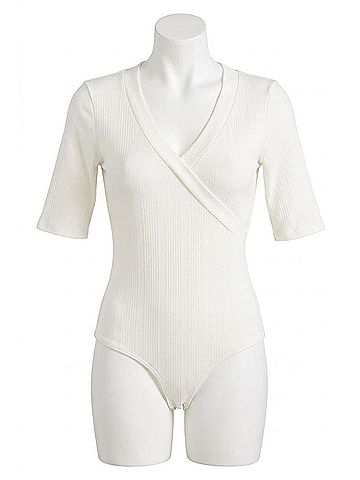 Gilli Women's Jada Fitted Surplice Knit Bodysuit in White (view 2)