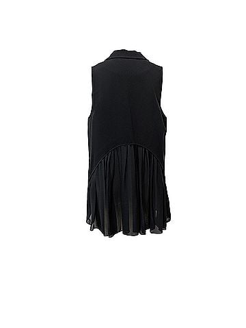 Elizabeth and James Vest (view 2)