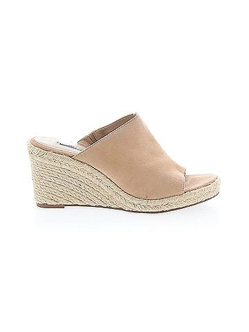 Stuart Weitzman Stuart Weitzman Sandals (view 1)