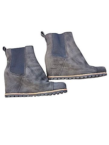 Ugg Boots (view 2)