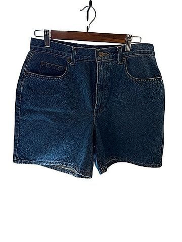 Liz Claiborne Classic Fit Shorts (view 2)