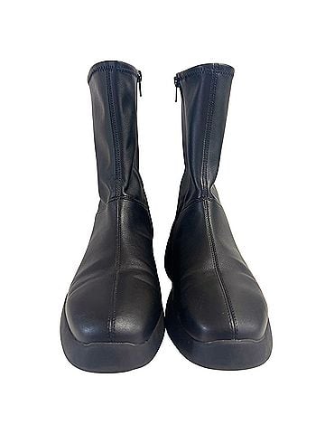 Uniqlo Boots (view 2)