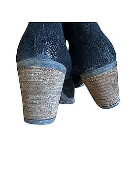 Taos Heels (view 2)