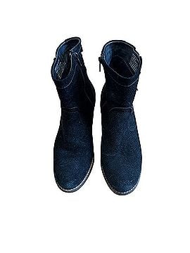 Taos Heels (view 1)