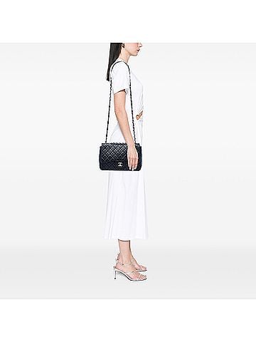 Chanel Jumbo Classic Lambskin Single Flap (view 2)