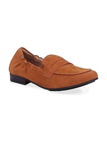 Ros Hommerson Women's Trish Loafer in Praline (view 1)