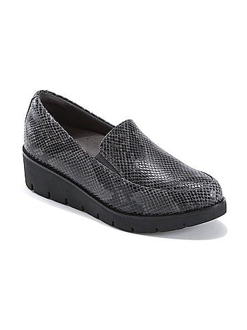 Earth Origins Women's Zurich Bern Loafer in Grey Multi (view 1)