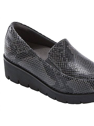 Earth Origins Women's Zurich Bern Loafer in Grey Multi (view 2)