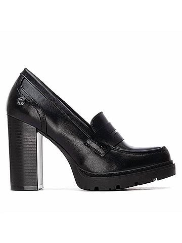 Refresh Women's Casual Heeled Loafer in Black (view 1)