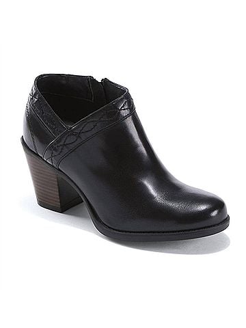 Earth Origins Women's Lina Austin Boot in Black (view 1)