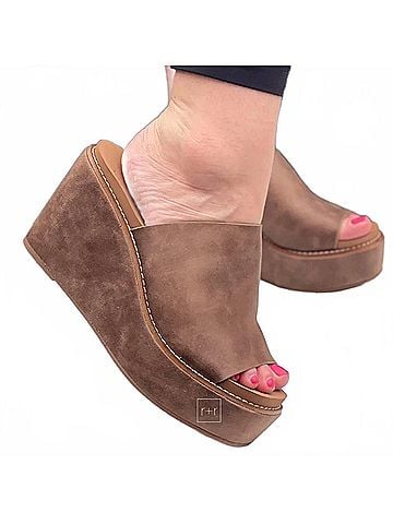 Corkys Women's Mugshot Wedges in Tan Oil (view 2)