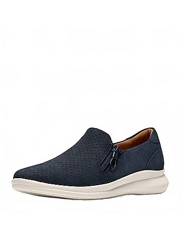 Clarks Women's Lynell Sky Sneakers in Navy (view 2)