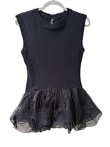 Anthropologie 3D Floral Peplum Tank Sleeveless T-Shirt (view 2)