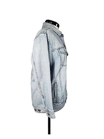 Madewell Madewell the Oversized Trucker Jean Jacket Denim Jacket (view 2)