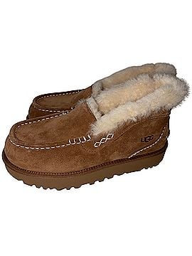 Ugg Ansley Parc Boots (view 2)