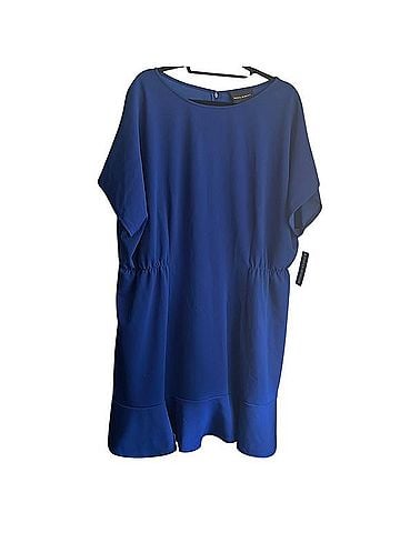 Donna Morgan Casual Dress (view 1)