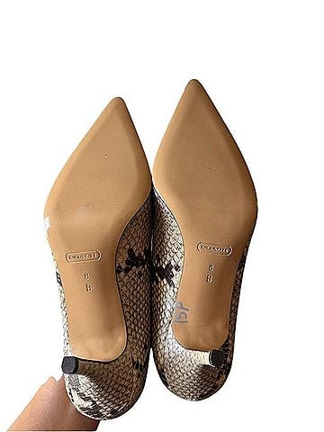 Coach Alison Heels (view 2)
