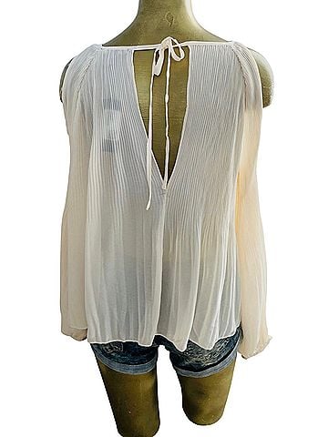 Romeo & Juliet Couture RJ42424 Long Sleeve Blouse (view 2)