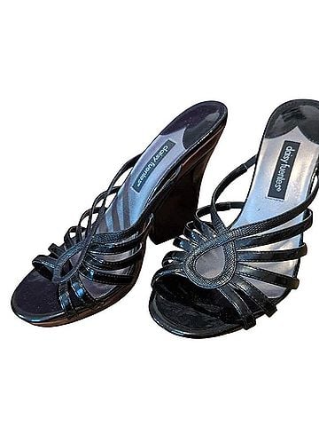 Daisy Fuentes Heels (view 1)