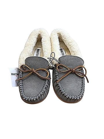 Minnetonka Camp Collar Moc Flats (view 1)