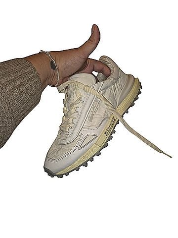 Lacoste Sneakers (view 1)
