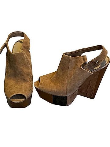 L.A.M.B. Wedges (view 2)