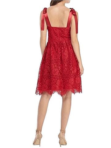 Gal Meets Glam Lucia Lace Cocktail Dress (view 2)