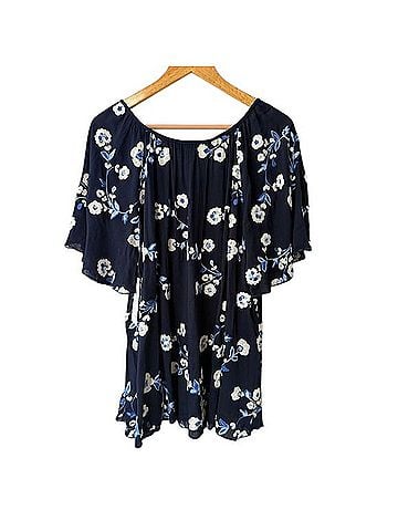 Karen Kane Bali Flutter Slv Top T-Shirt (view 2)