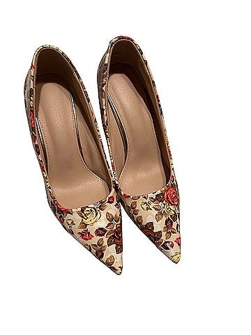 Others Follow Heels (view 1)