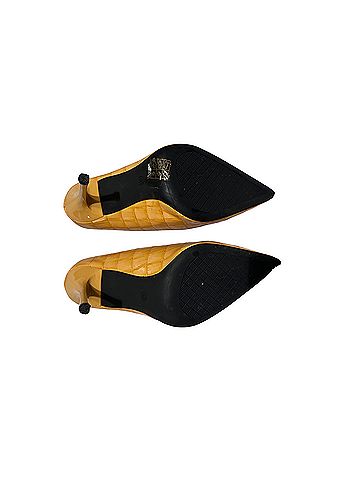 Others Follow Heels (view 2)