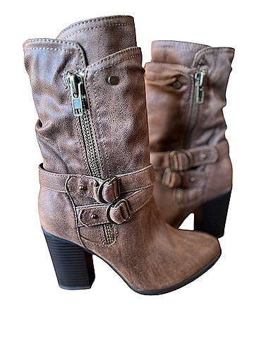 Carlos Boots (view 1)