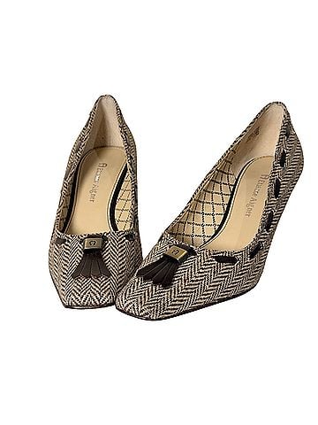 Etienne Aigner Heels (view 1)
