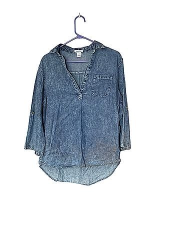 Dizzy Lizzy Long Sleeve Button-Down Shirt (view 1)