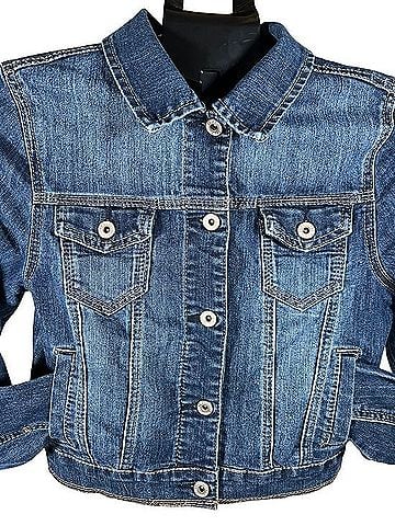 Maurices Like New Classic Blue Distressed Women's Small Denim Jacket (view 2)