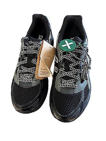 Asics Sneakers (view 1)