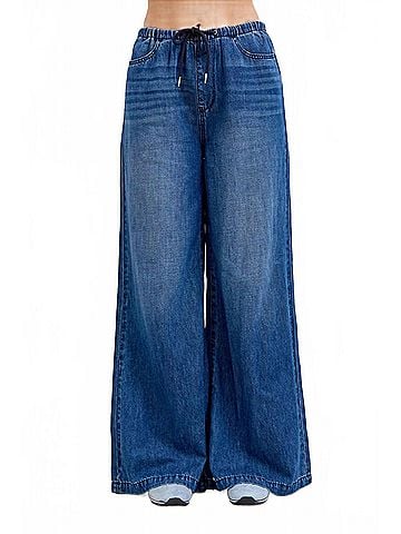 Judy Blue Featherweight Palazzo Wide Leg Jeans in Medium Wash (view 2)