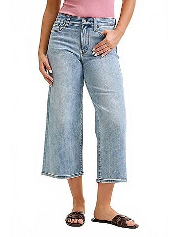 Judy Blue Mid Rise Wide Crop Jeans in Light Wash (view 2)