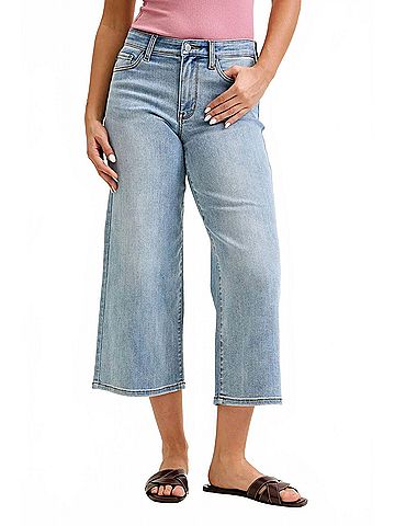 Judy Blue Mid Rise Wide Crop Jeans in Light Wash (view 2)