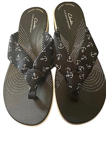 Clarks Clarks Flip Flops (view 1)