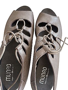 Munro American Sandals (view 1)