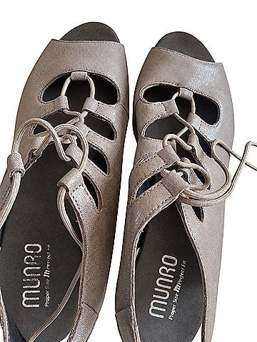 Munro American Sandals (view 1)