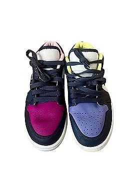 Nike Air Jordan 1 Low SE Sneakers (view 2)